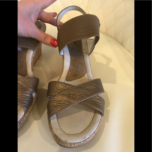 NEW David Tate bronze/ tan Wedge Shoes size 8.5 - Picture 2 of 6